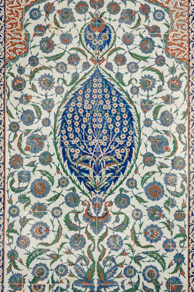 Contemporary adaptations and modern interpretations of traditional weaving styles